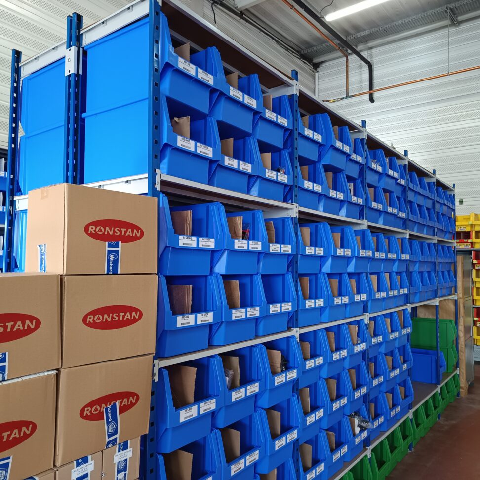 Stock Ronstan société Wichard à Thiers, Auvergne